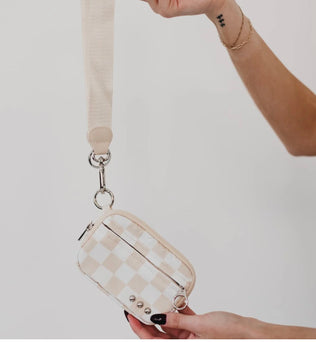 Wristlet wallet