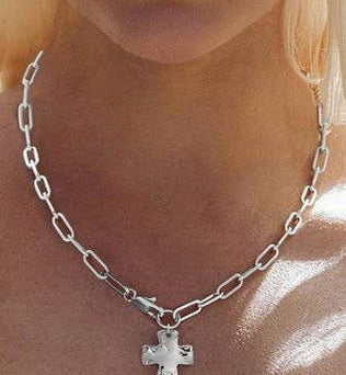 HAMMERED CROSS FRONT TOGGLE NECKLACE