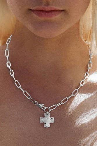 HAMMERED CROSS FRONT TOGGLE NECKLACE