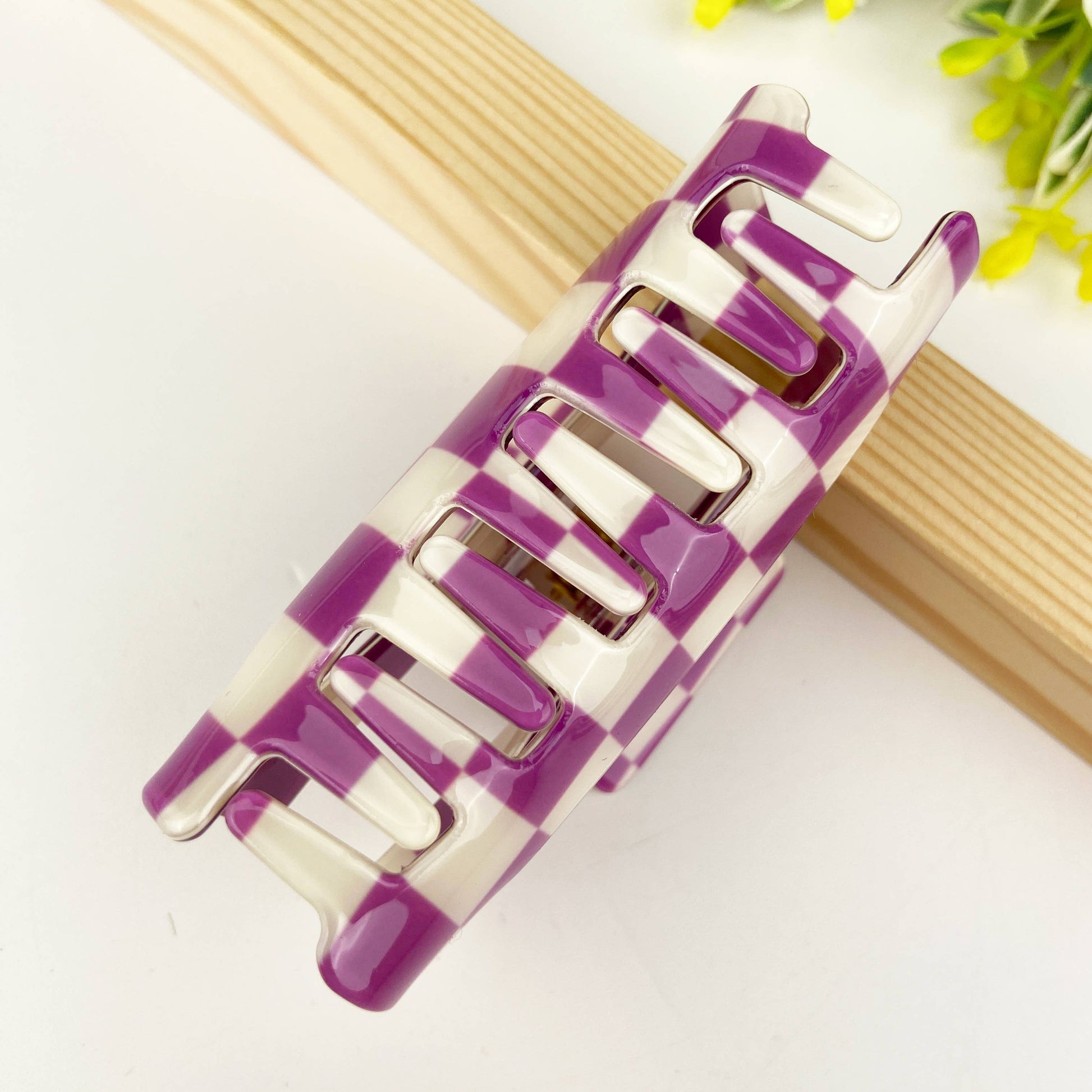 Checkered retro hair claw clip