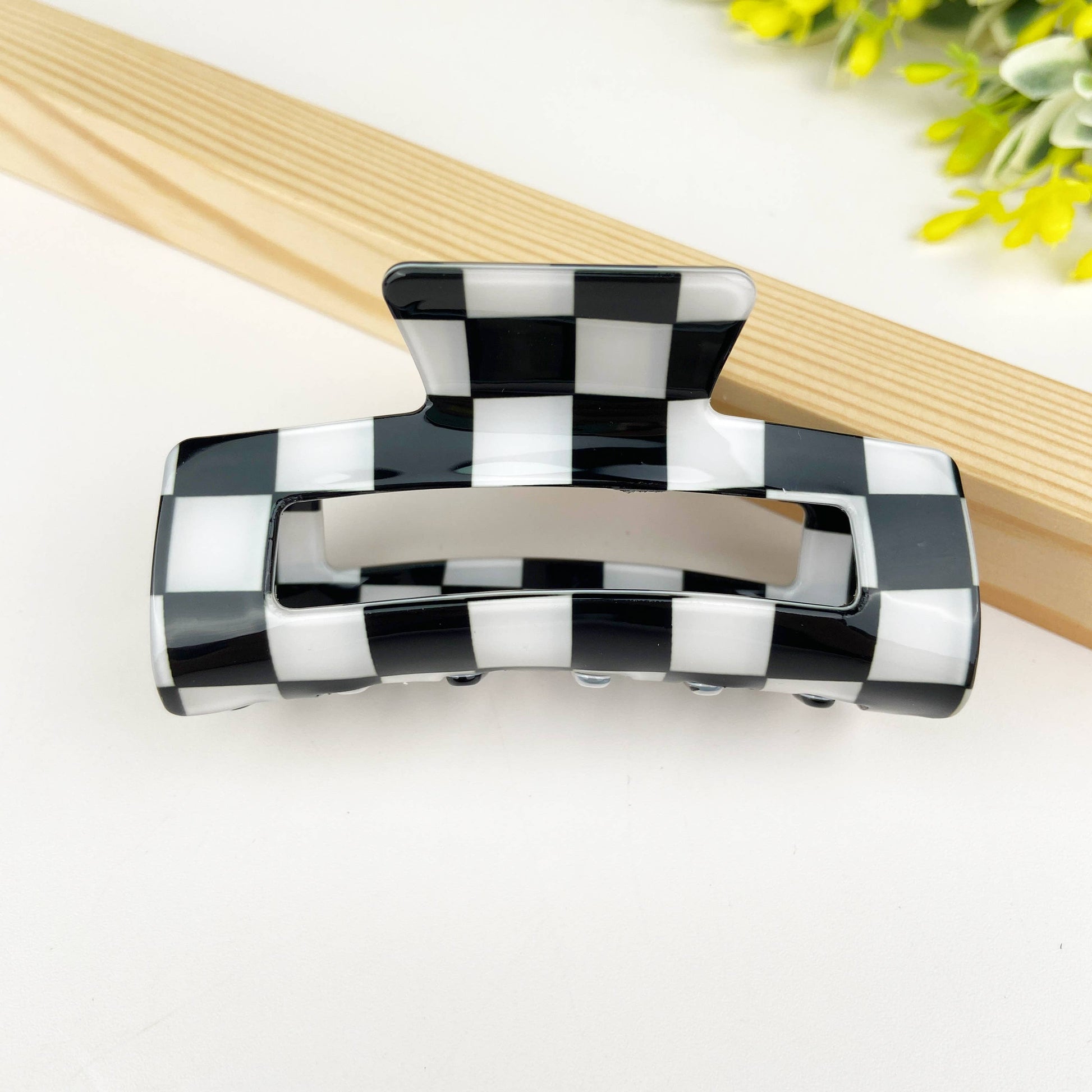 Checkered retro hair claw clip
