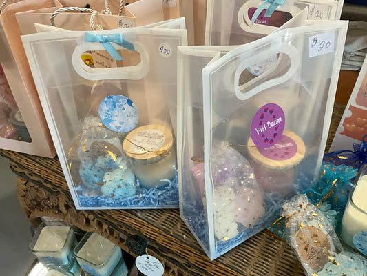 CA beautiful day gift bags