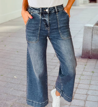 Jenny - Cropped Loose Straight Medium Wash Jeans with Pockets