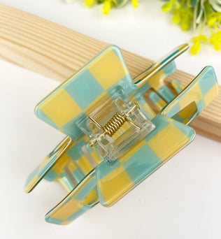Checkered retro hair claw clip