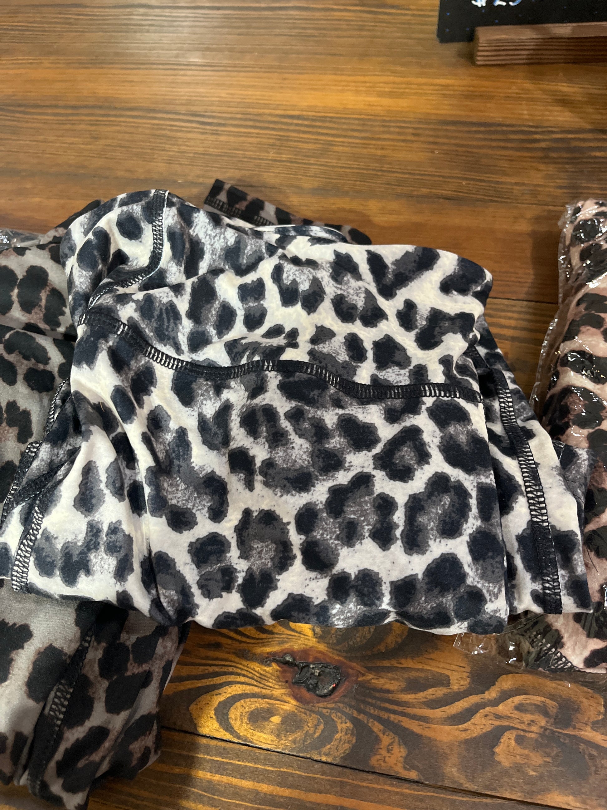 Leopard leggings