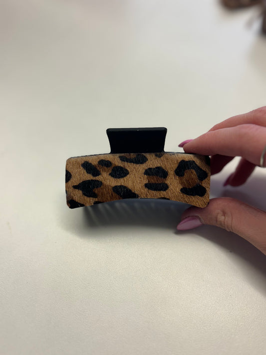 Leather claw clip 3”