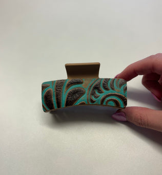 Leather claw clip 3”