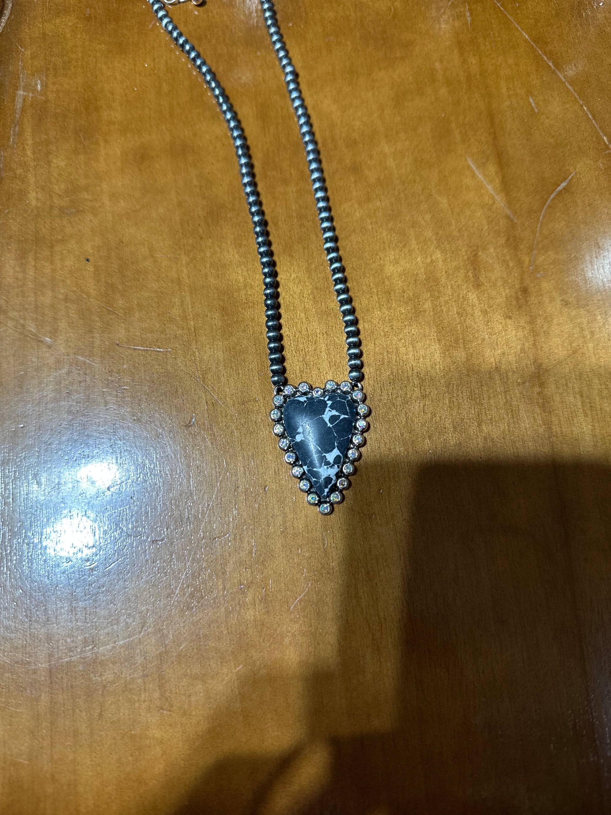 Amor heart pendant necklace
