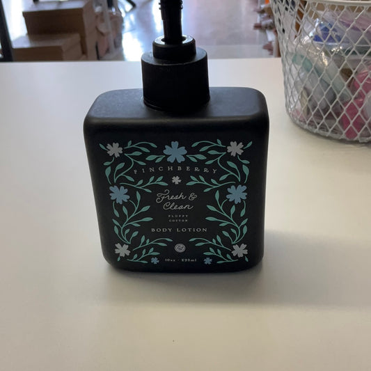Finchberry 10oz body lotion