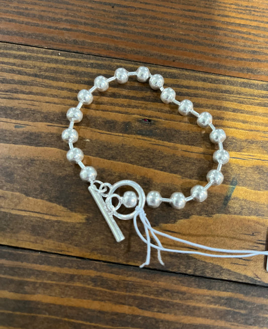 Tammie - toggle bracelet