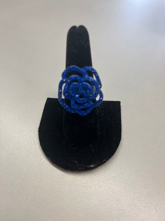 Blue flower ring