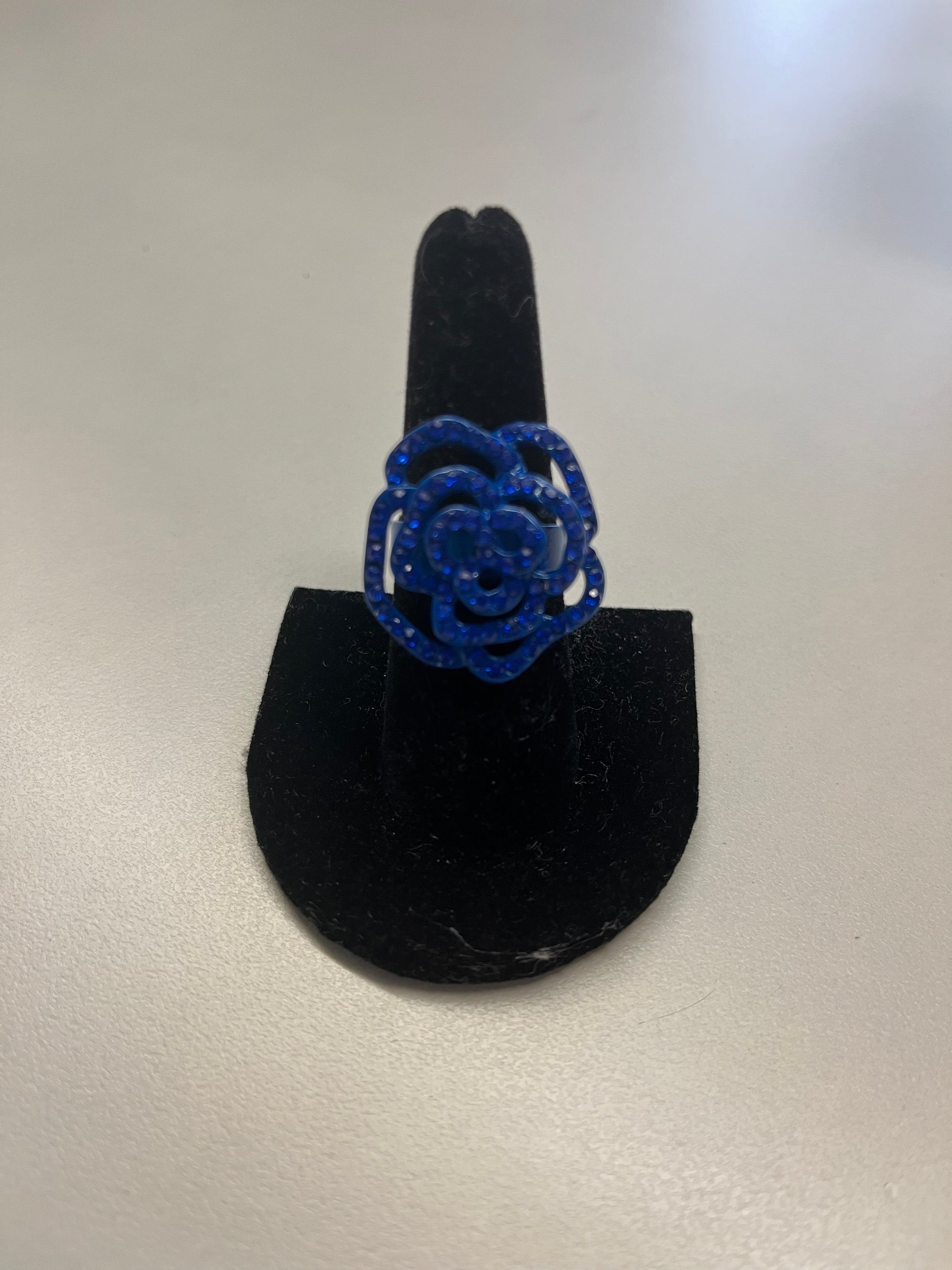 Blue flower ring