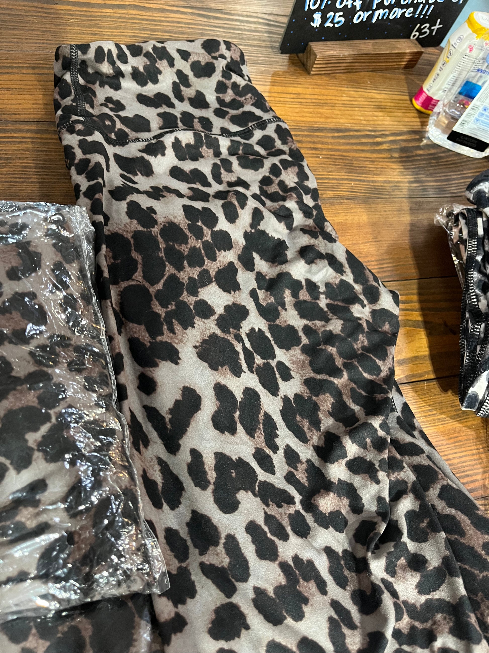 Leopard leggings