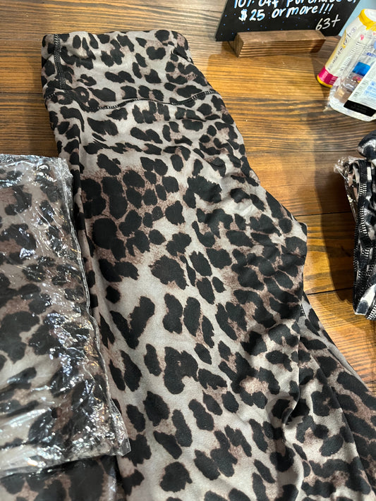Leopard leggings
