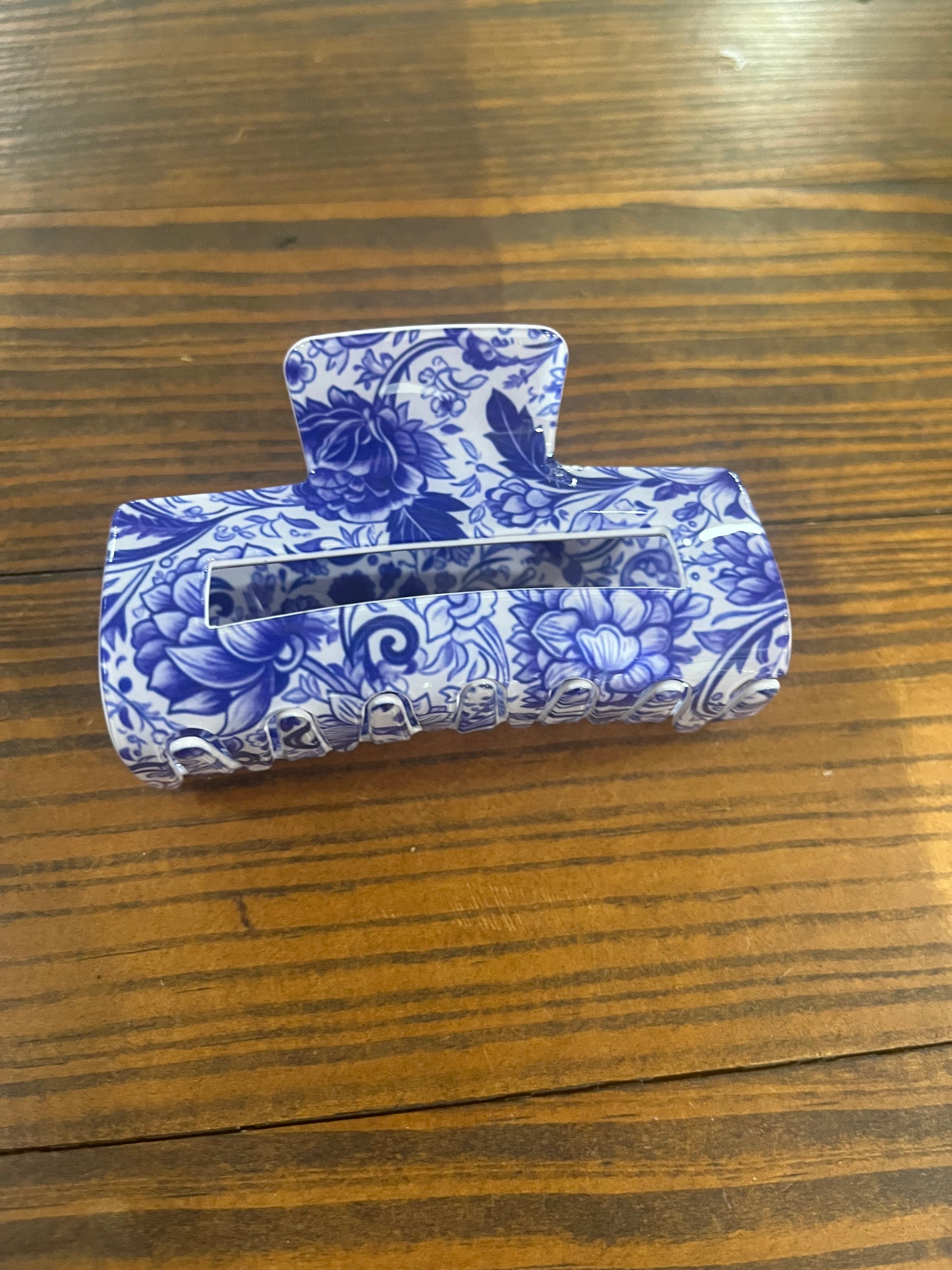 Vintage style clip