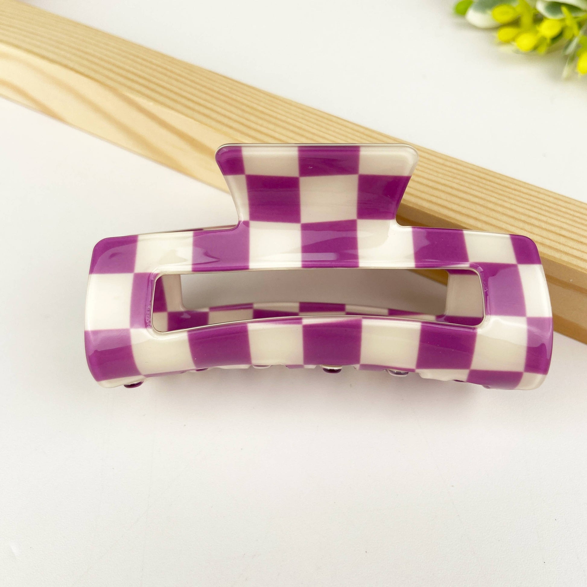 Checkered retro hair claw clip