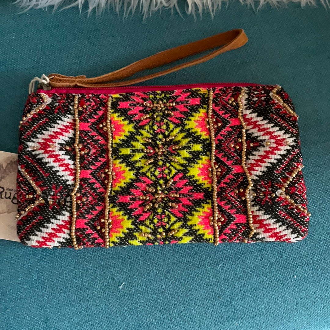 Isla wristlet